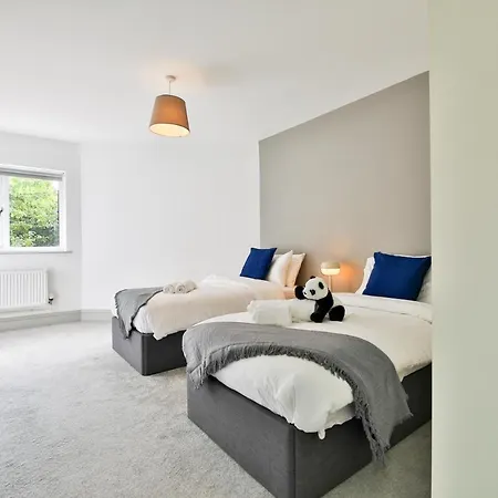 Modern 2 Bed Central City Flat With Free Parking Bristol
