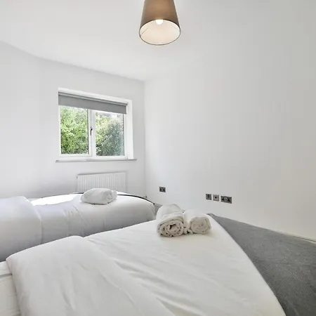 Modern 2 Bed Central City Flat With Free Parking Apartment Bristol