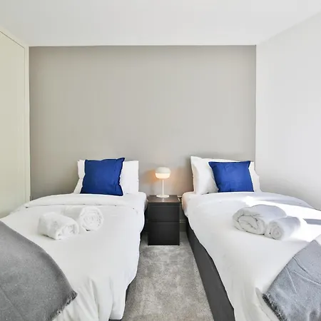 Apartment Modern 2 Bed Central City Flat With Free Parking