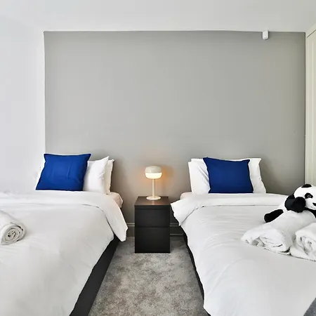Modern 2 Bed Central City Flat With Free Parking Apartment