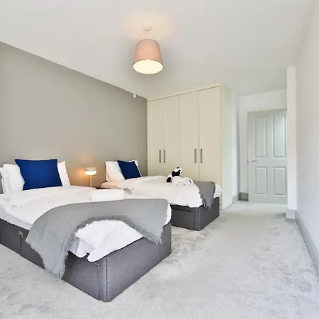 Apartment Modern 2 Bed Central City Flat With Free Parking *