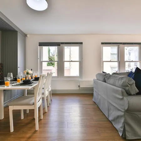 Apartment Modern 2 Bed Central City Flat With Free Parking *
